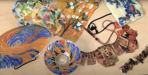 acrylic skin art - don't throw away your leftover dried acrylic paint! Reuse them to make a beautiful unique piece and give your old paint a second life.